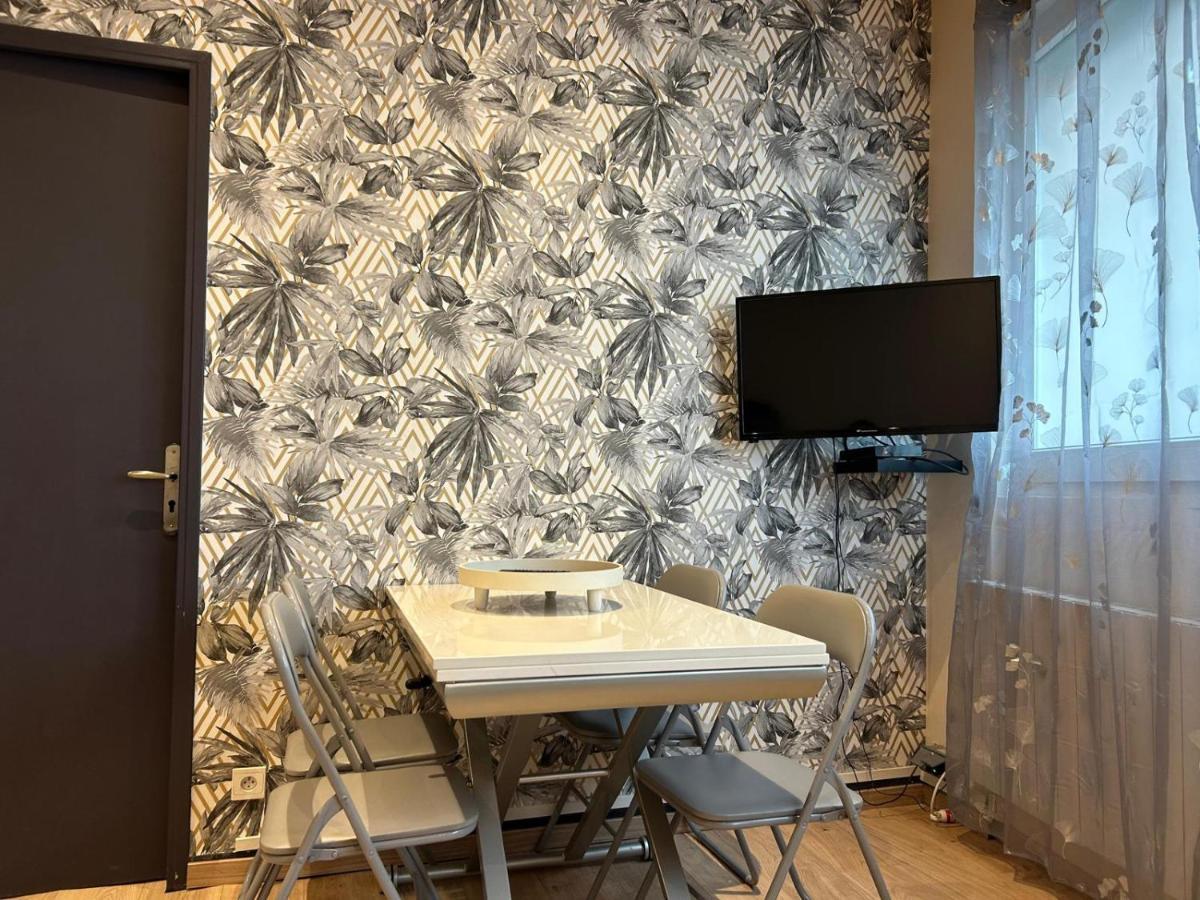 Apartment De Luxe En R/c Idealment Place En Hyper Centre